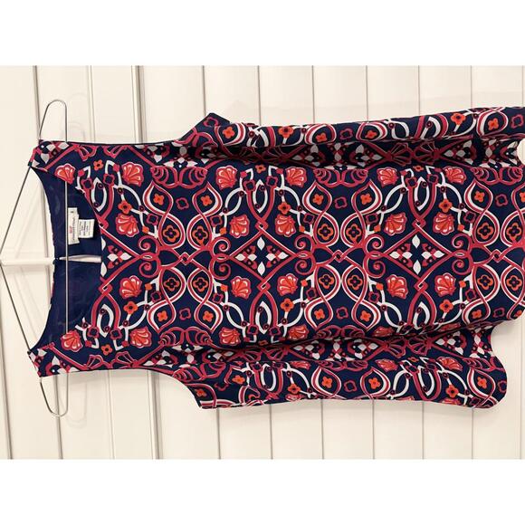 Vineyard Vines size zip tank top with a seashell pattern in blue pink and orange - Picture 2 of 6